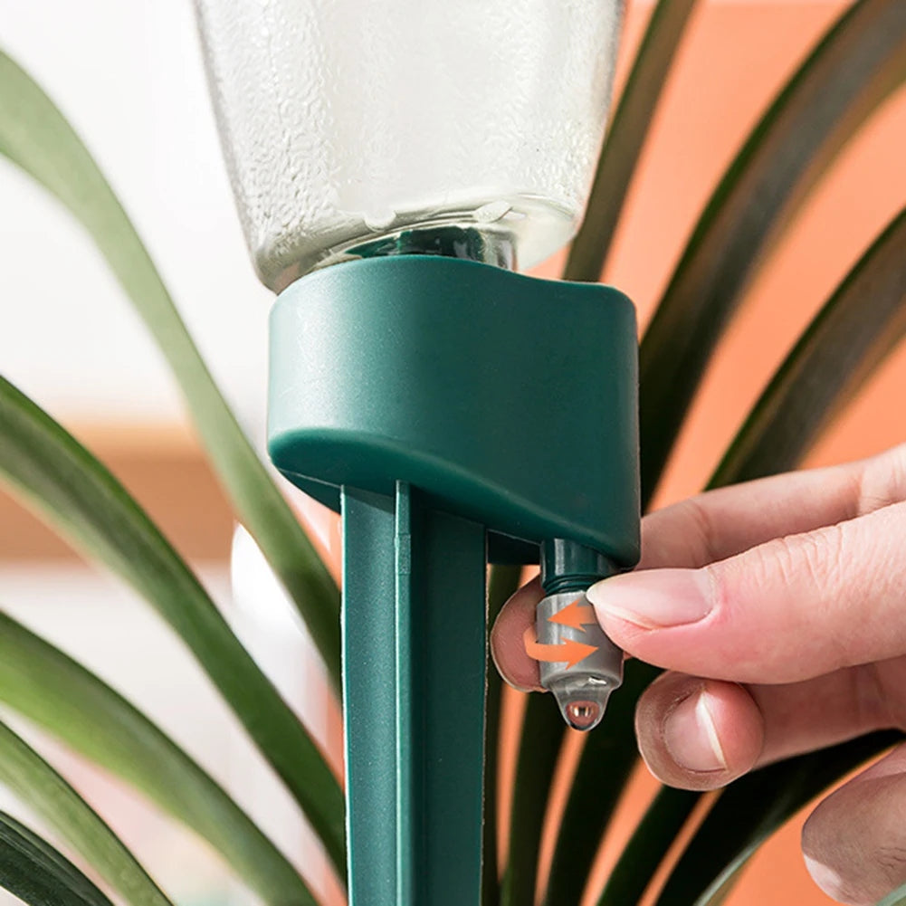 Self Watering Spikes with Bottles - 2pk
